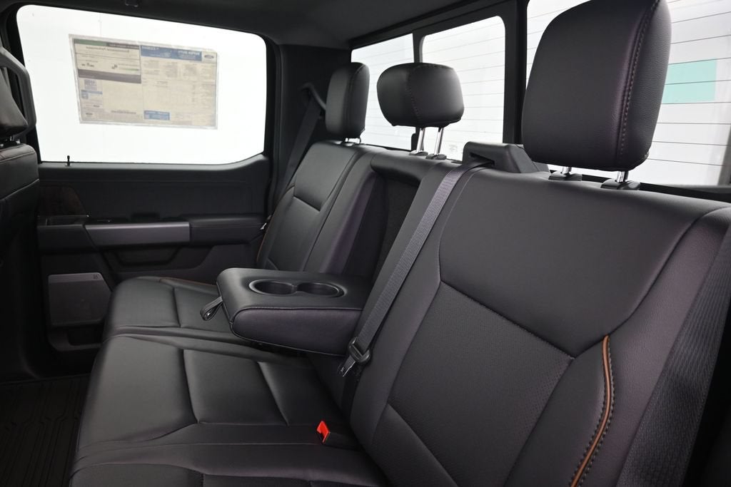 2027 Ford F-350SD Lariat DRW