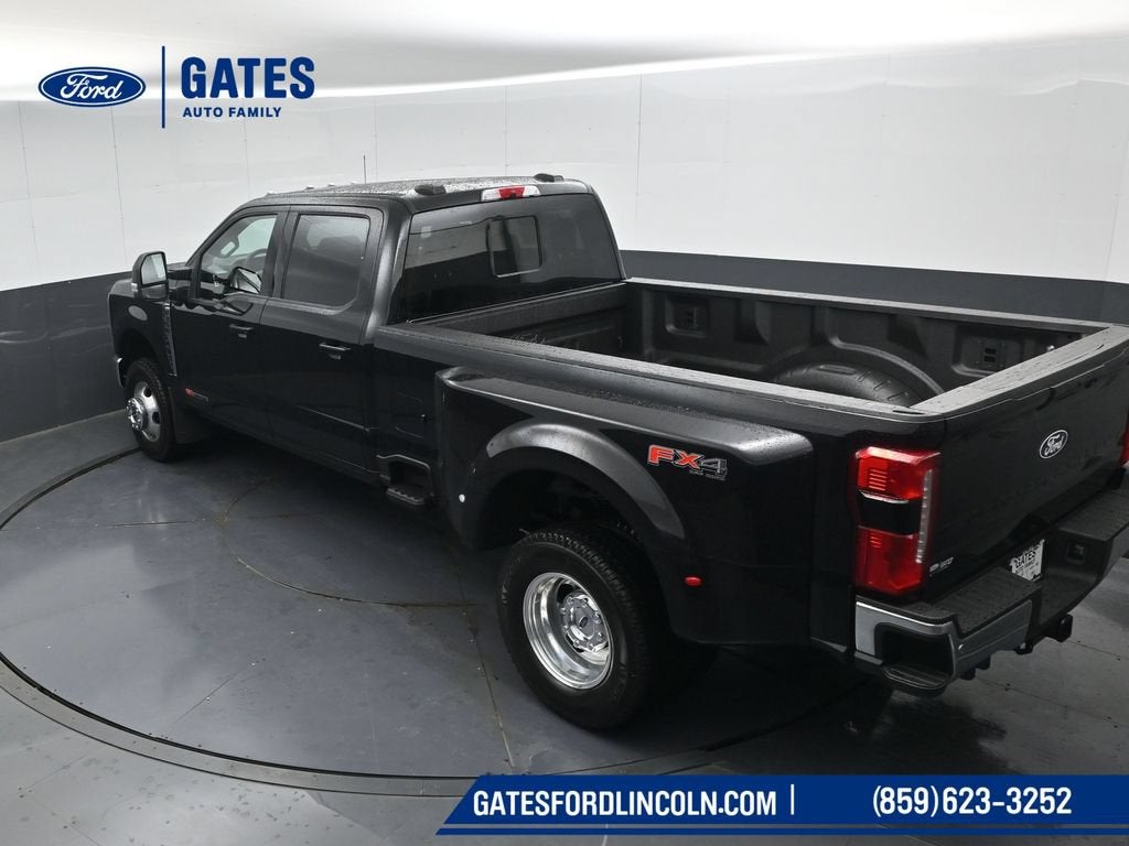 2027 Ford F-350SD Lariat DRW