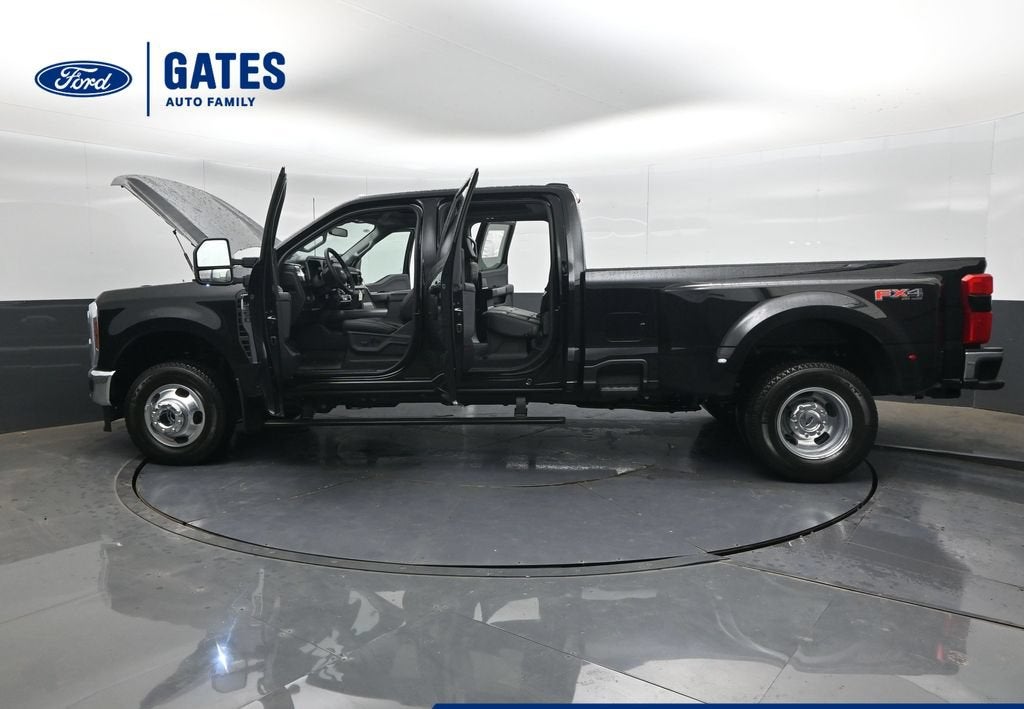 2027 Ford F-350SD Lariat DRW