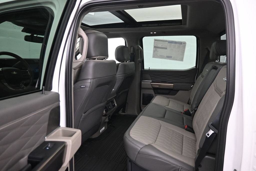 2027 Ford F-350SD Platinum DRW