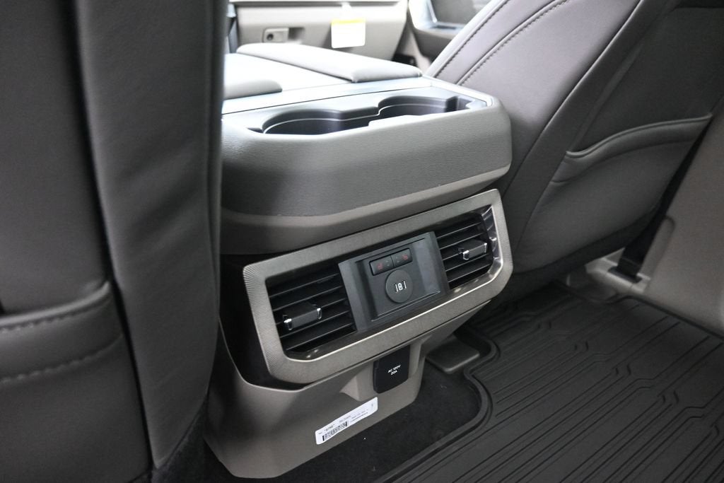 2027 Ford F-350SD Platinum DRW