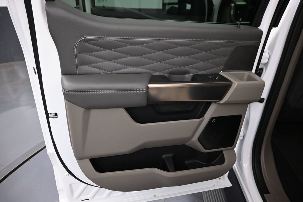2027 Ford F-350SD Platinum DRW