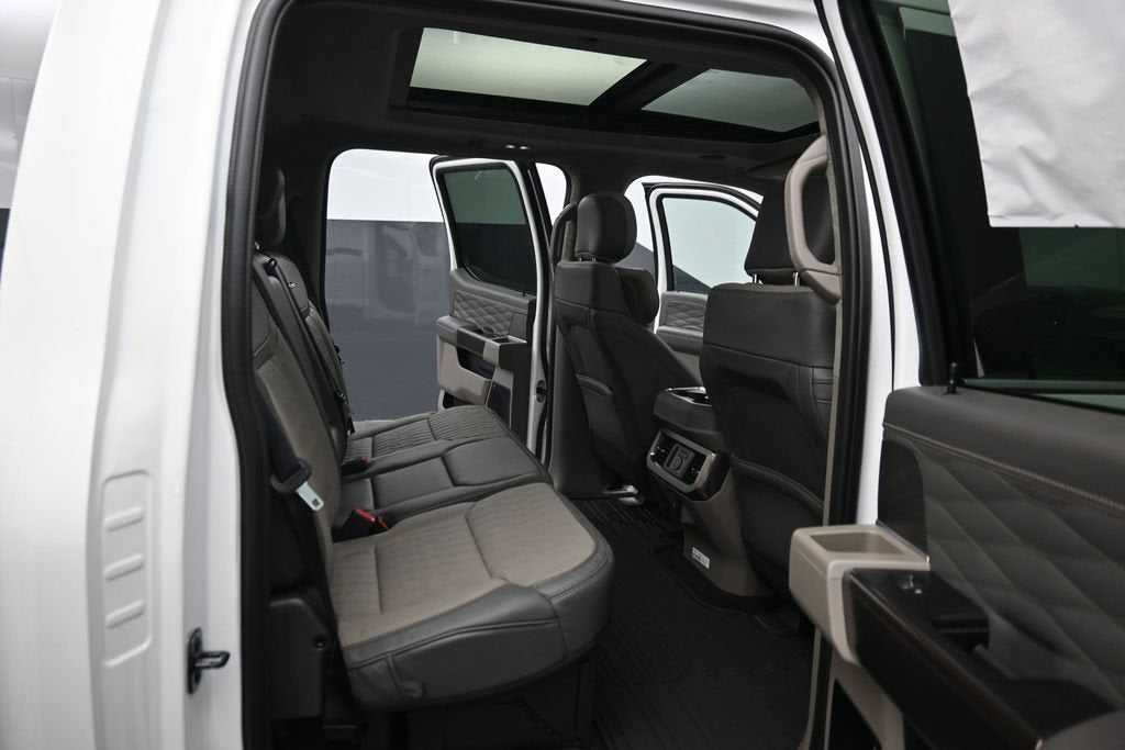 2027 Ford F-350SD Platinum DRW