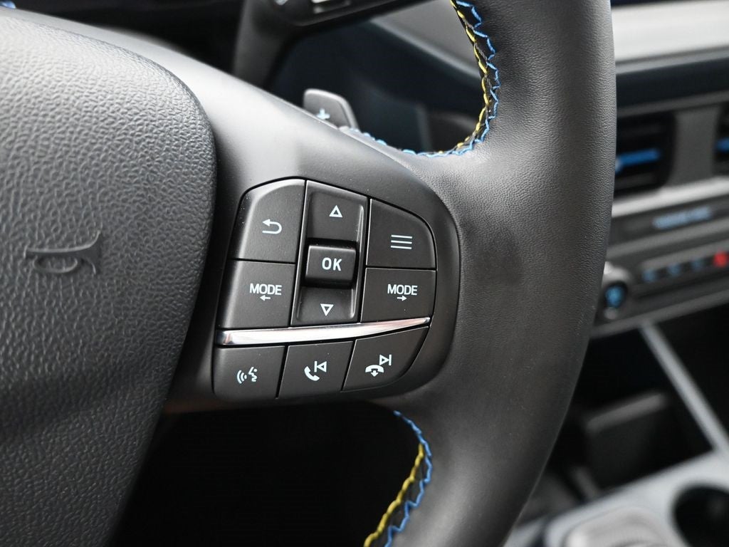 2025 Ford Maverick Lobo Standard