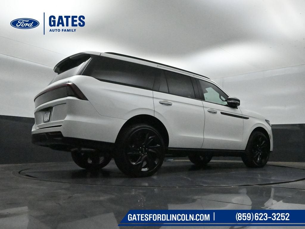 2027 Lincoln Navigator Reserve