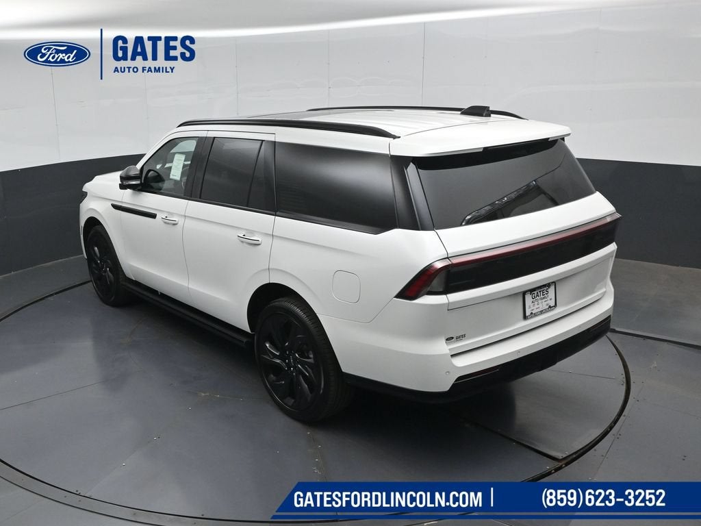 2027 Lincoln Navigator Reserve