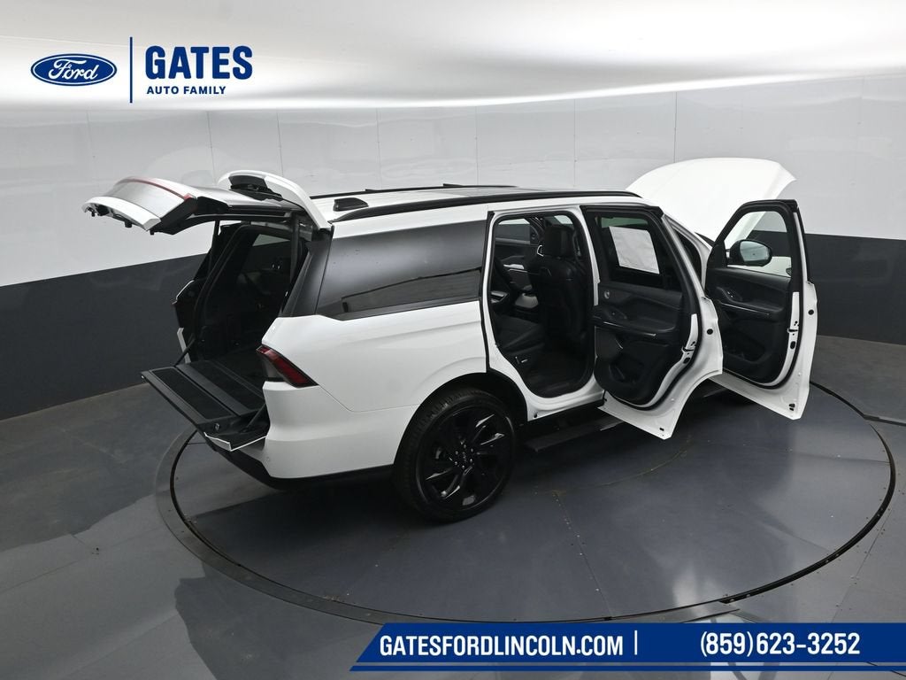 2027 Lincoln Navigator Reserve