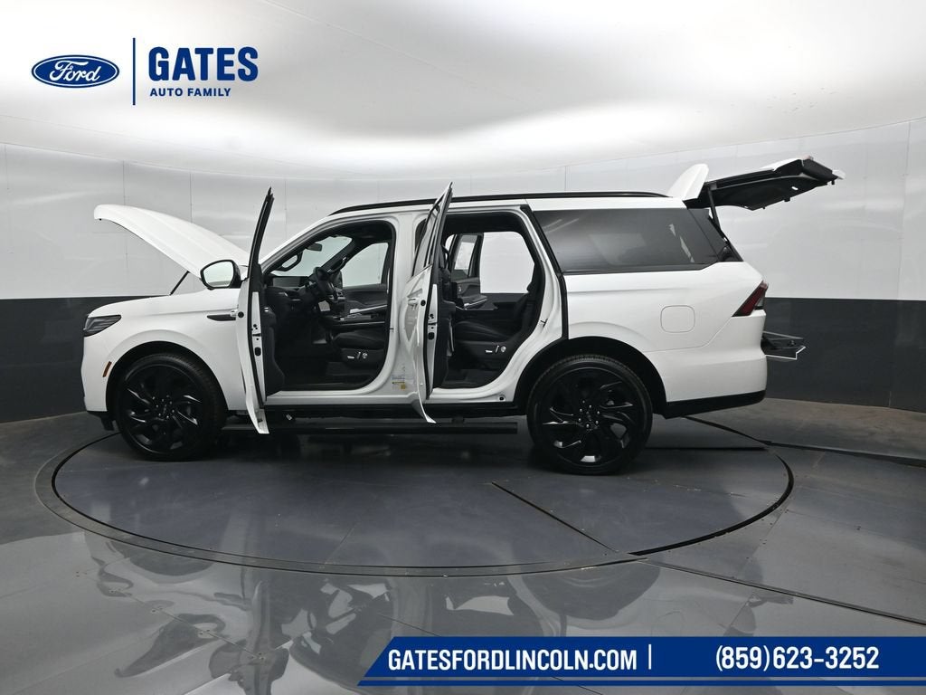 2027 Lincoln Navigator Reserve