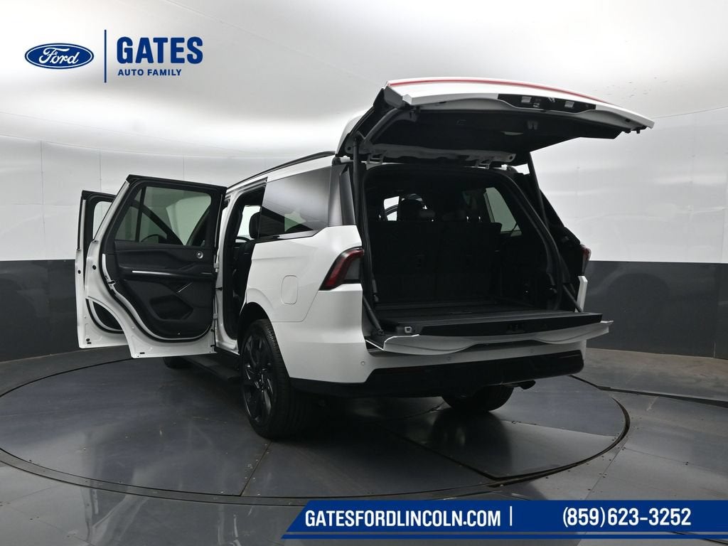 2027 Lincoln Navigator Reserve