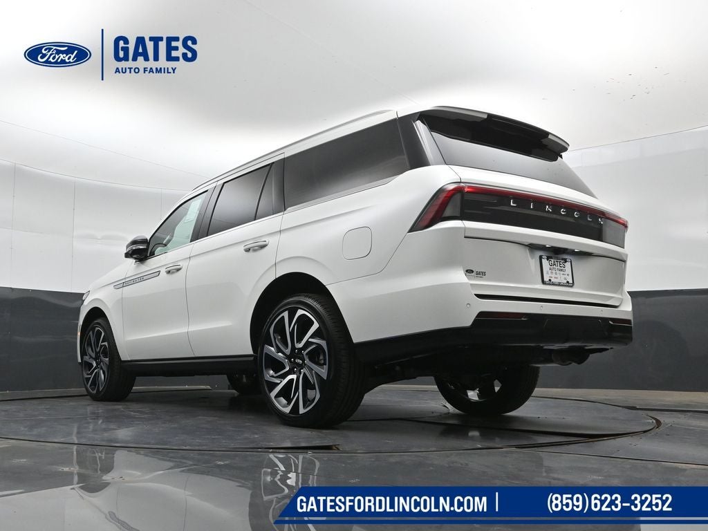 2027 Lincoln Navigator Reserve