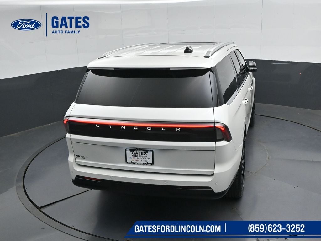 2027 Lincoln Navigator Reserve