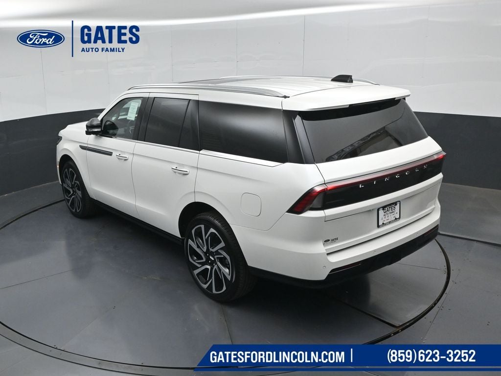 2027 Lincoln Navigator Reserve