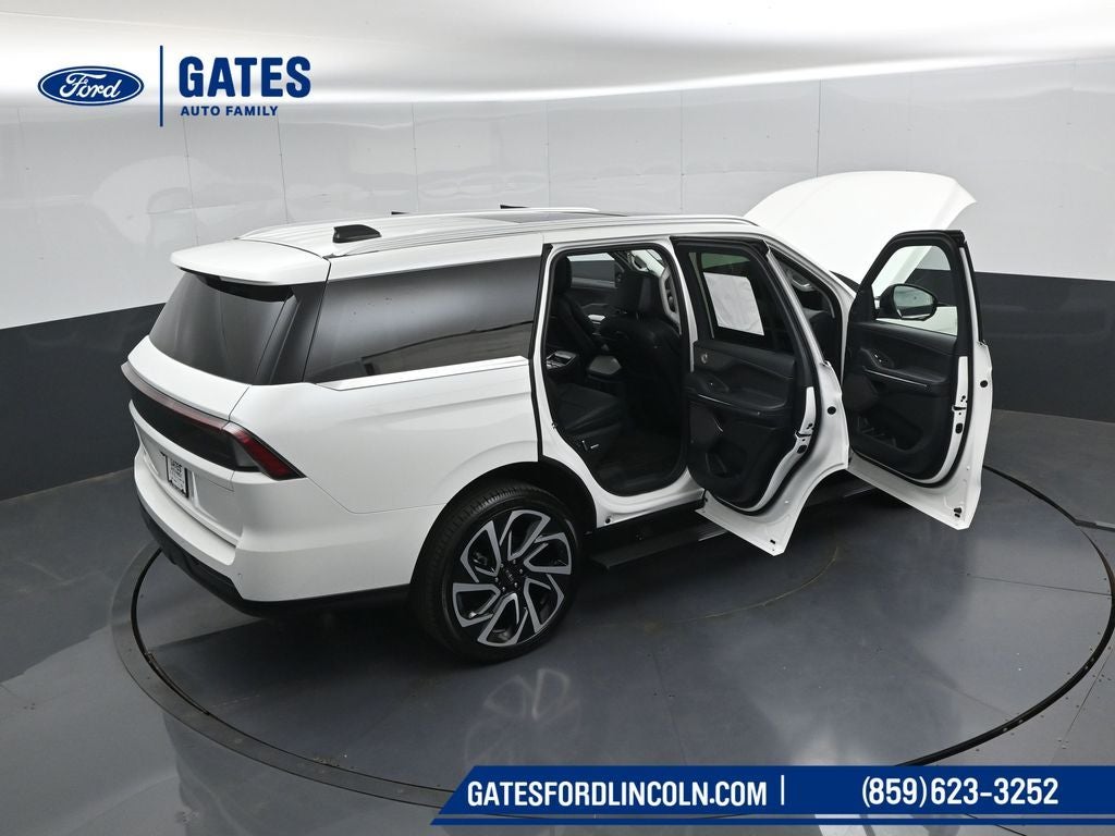 2027 Lincoln Navigator Reserve