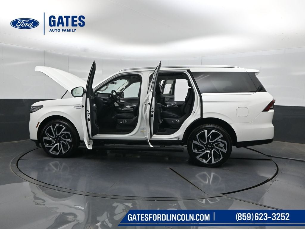 2027 Lincoln Navigator Reserve