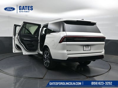 2027 Lincoln Navigator Reserve