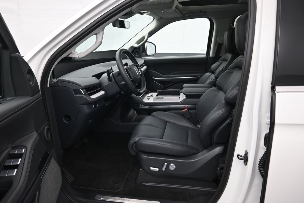 2027 Lincoln Navigator Reserve