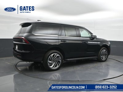 2027 Lincoln Navigator Premiere