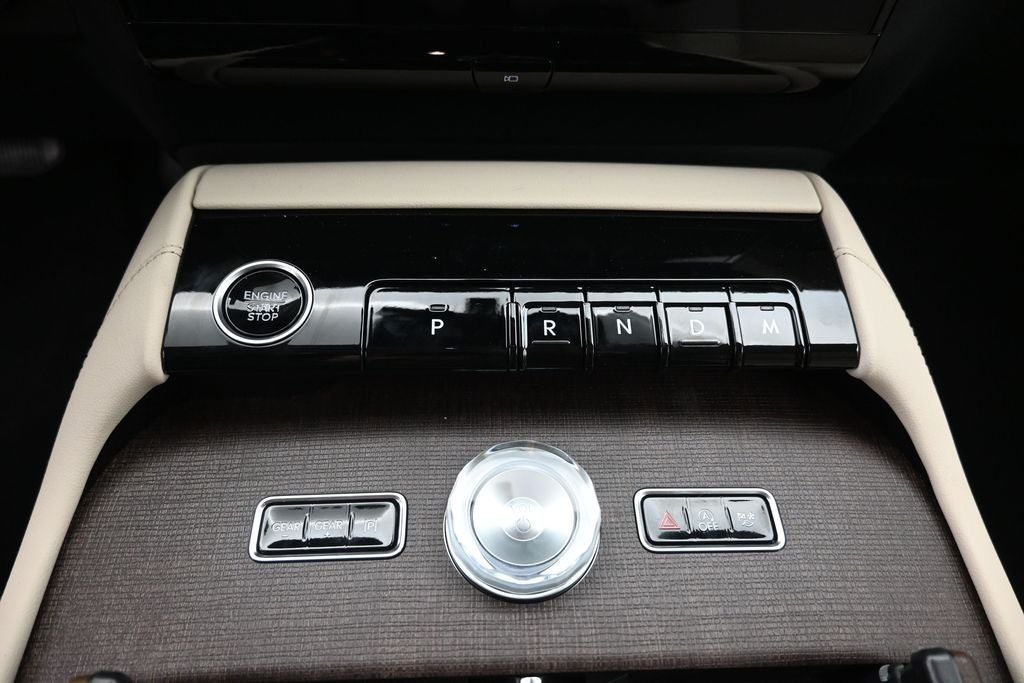 2027 Lincoln Navigator Premiere