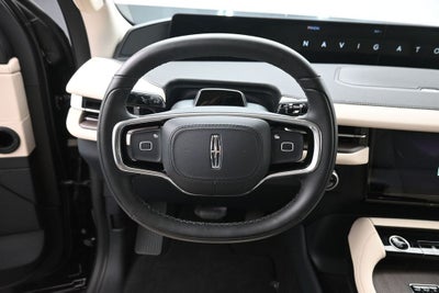 2027 Lincoln Navigator Premiere