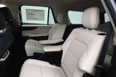 2027 Lincoln Navigator Premiere