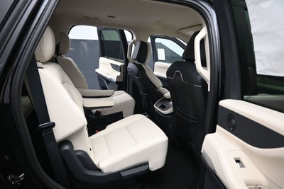 2027 Lincoln Navigator Premiere