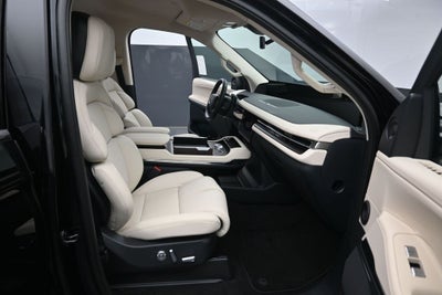 2027 Lincoln Navigator Premiere