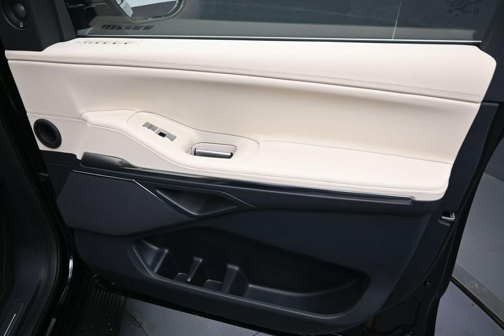 2027 Lincoln Navigator Premiere