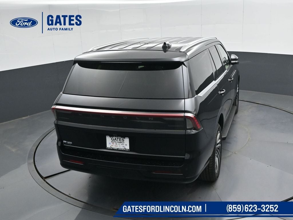 2027 Lincoln Navigator Premiere