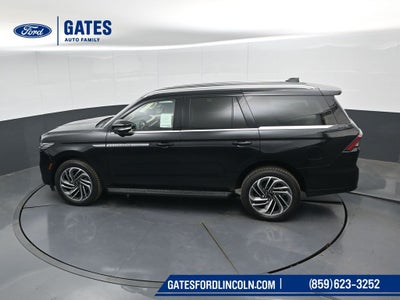2027 Lincoln Navigator Premiere