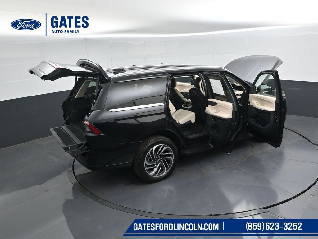 2027 Lincoln Navigator Premiere