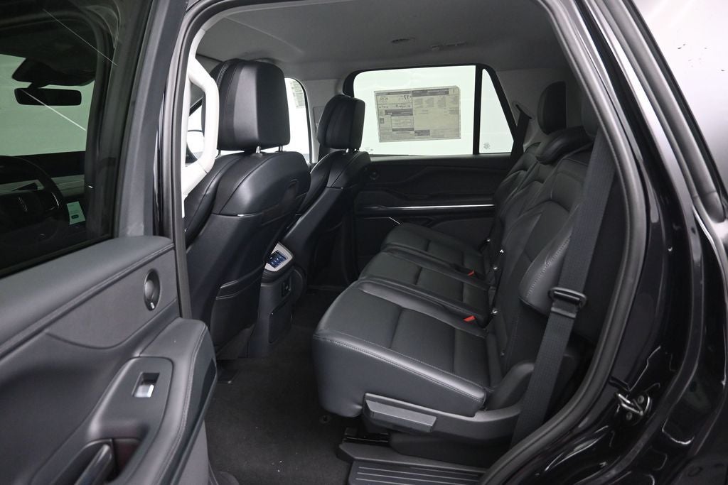 2027 Lincoln Navigator Premiere