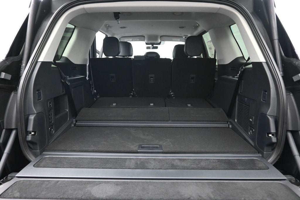 2027 Lincoln Navigator Premiere