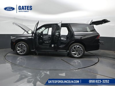 2027 Lincoln Navigator Premiere