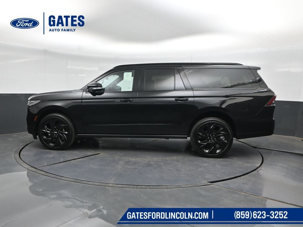 2027 Lincoln Navigator L Reserve