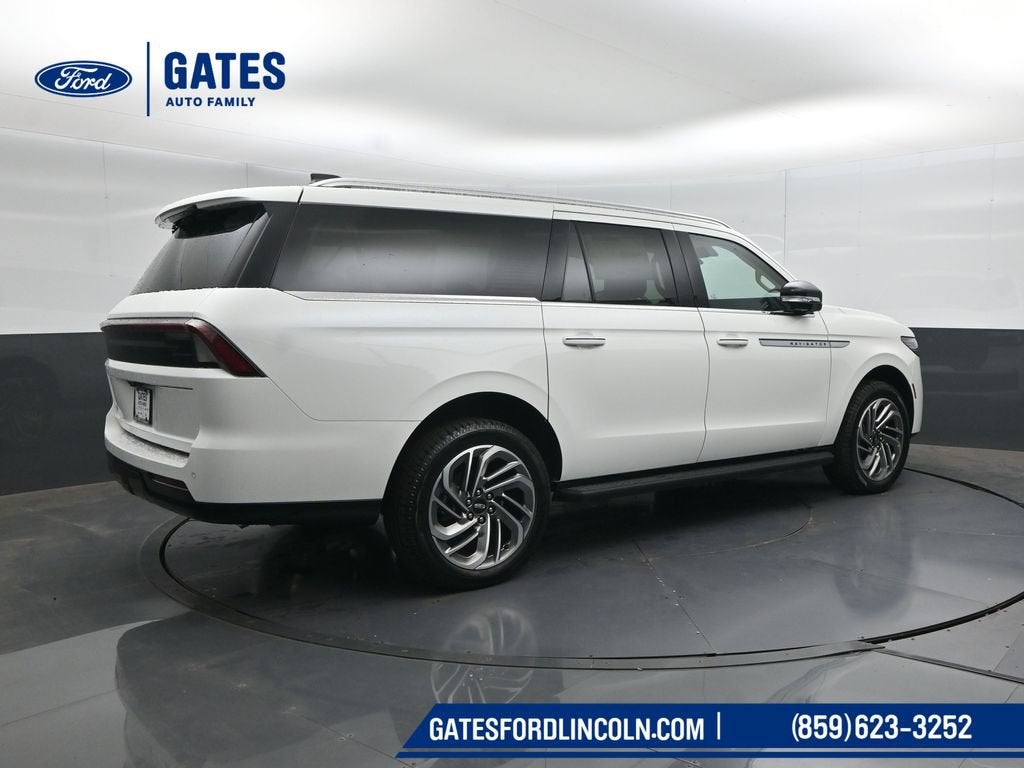 2027 Lincoln Navigator L Premiere