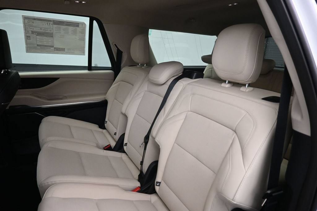 2027 Lincoln Navigator L Premiere