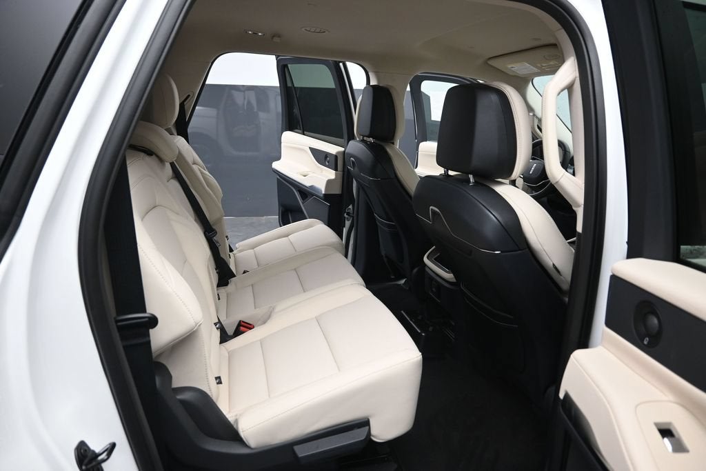 2027 Lincoln Navigator L Premiere