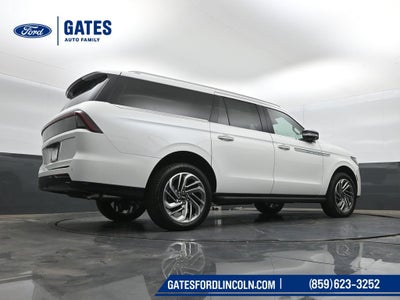 2027 Lincoln Navigator L Premiere