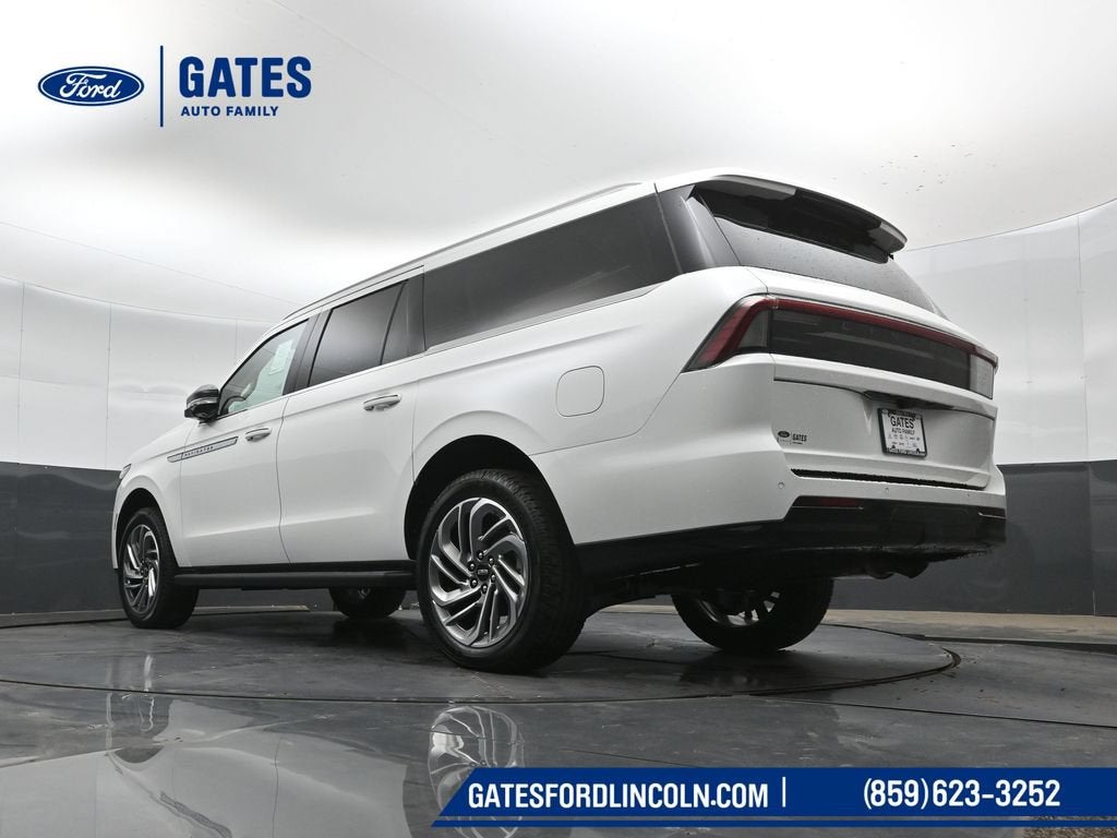 2027 Lincoln Navigator L Premiere