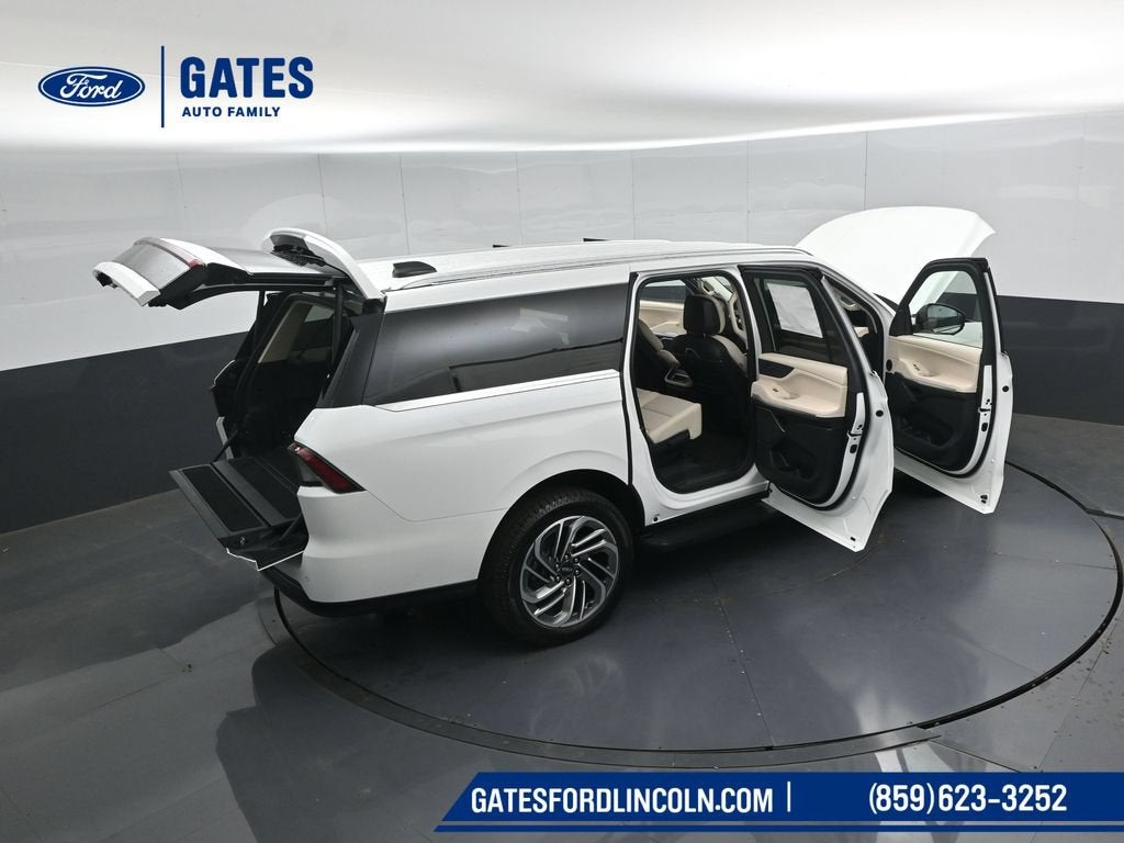 2027 Lincoln Navigator L Premiere