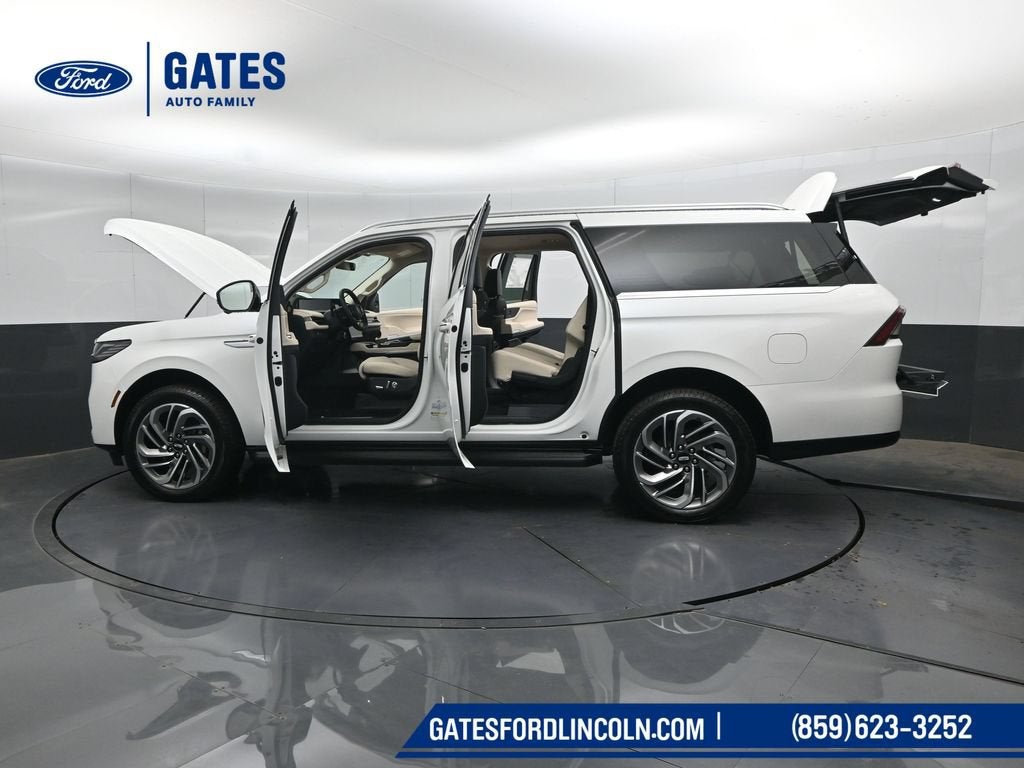 2027 Lincoln Navigator L Premiere