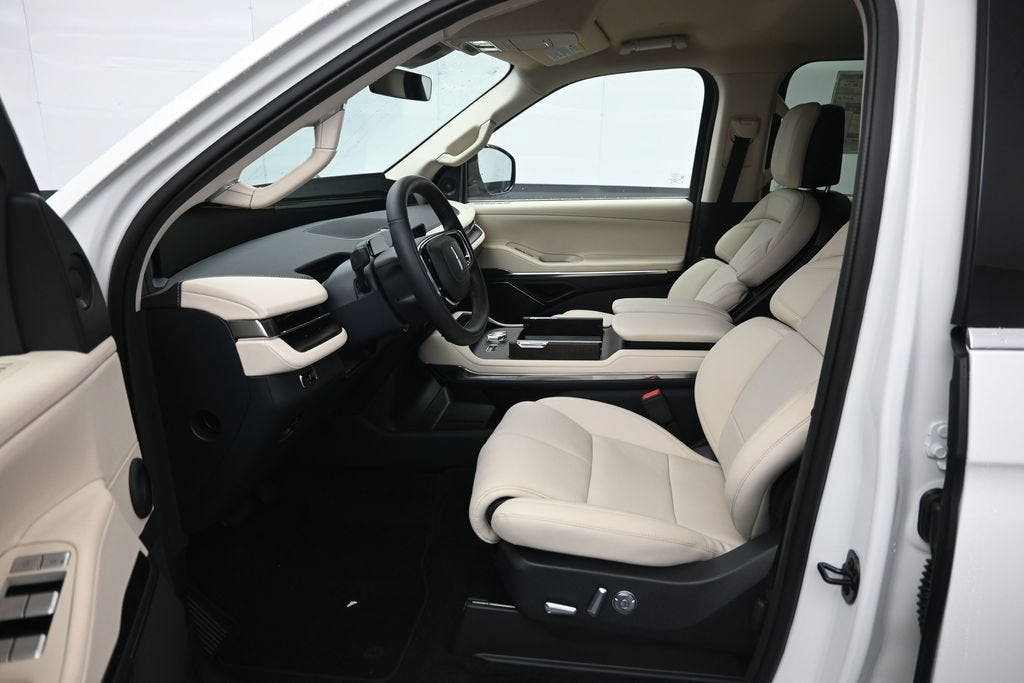 2027 Lincoln Navigator L Premiere
