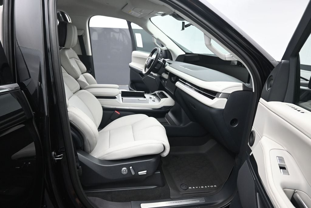 2026 Lincoln Navigator L Premiere