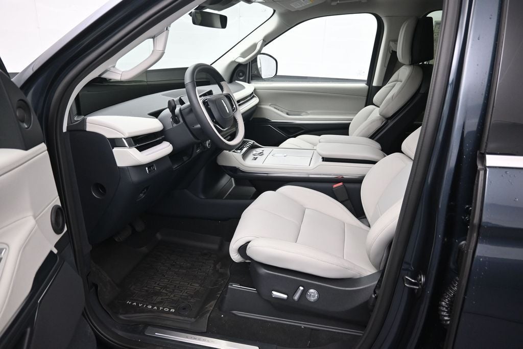 2026 Lincoln Navigator L Premiere