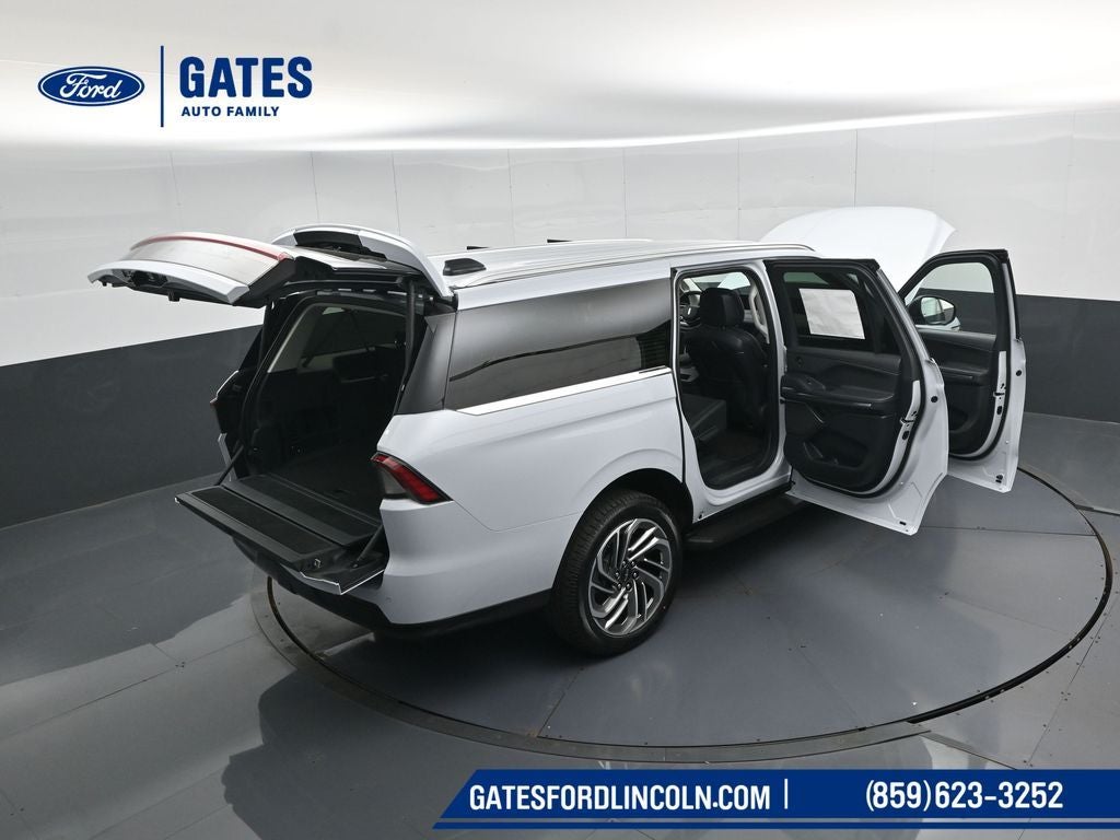 2026 Lincoln Navigator L Premiere