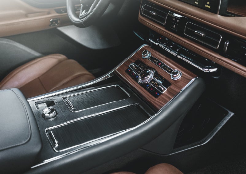 The front center console of a 2024 Lincoln Aviator® SUV is shown | Gates Ford Lincoln in Richmond KY
