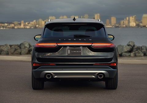 The rear lighting of the 2024 Lincoln Corsair® SUV spans the entire width of the vehicle. | Gates Ford Lincoln in Richmond KY