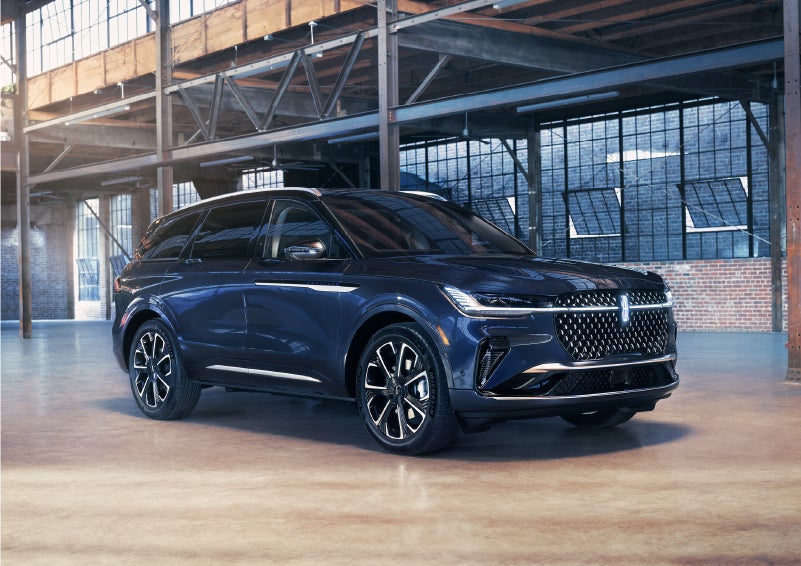 A 2024 Lincoln Nautilus® SUV is parked in an industrial space. | Gates Ford Lincoln in Richmond KY