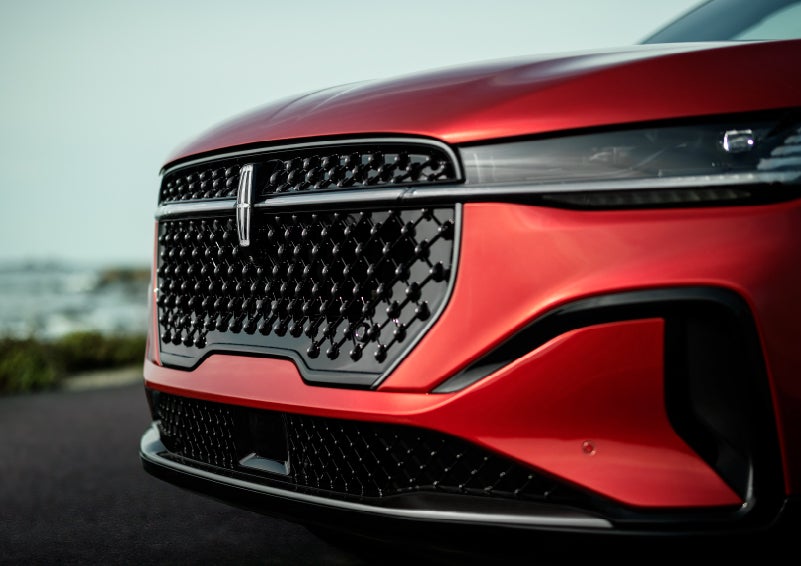 The sleek grille of a 2024 Lincoln Nautilus® SUV with the available Jet Appearance Package makes a bold statement. | Gates Ford Lincoln in Richmond KY