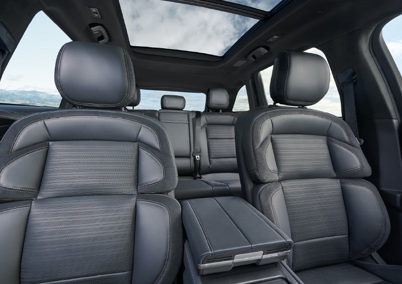 The spacious second row and available panoramic Vista Roof® is shown. | Gates Ford Lincoln in Richmond KY